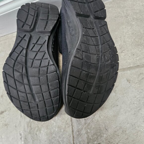 Oofos Oomg Sport slip ons size 6.5 - Picture 4 of 7